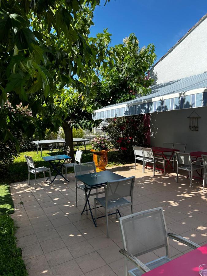 Kyriad Montpellier Aeroport - Parc Expo Могио Екстериор снимка