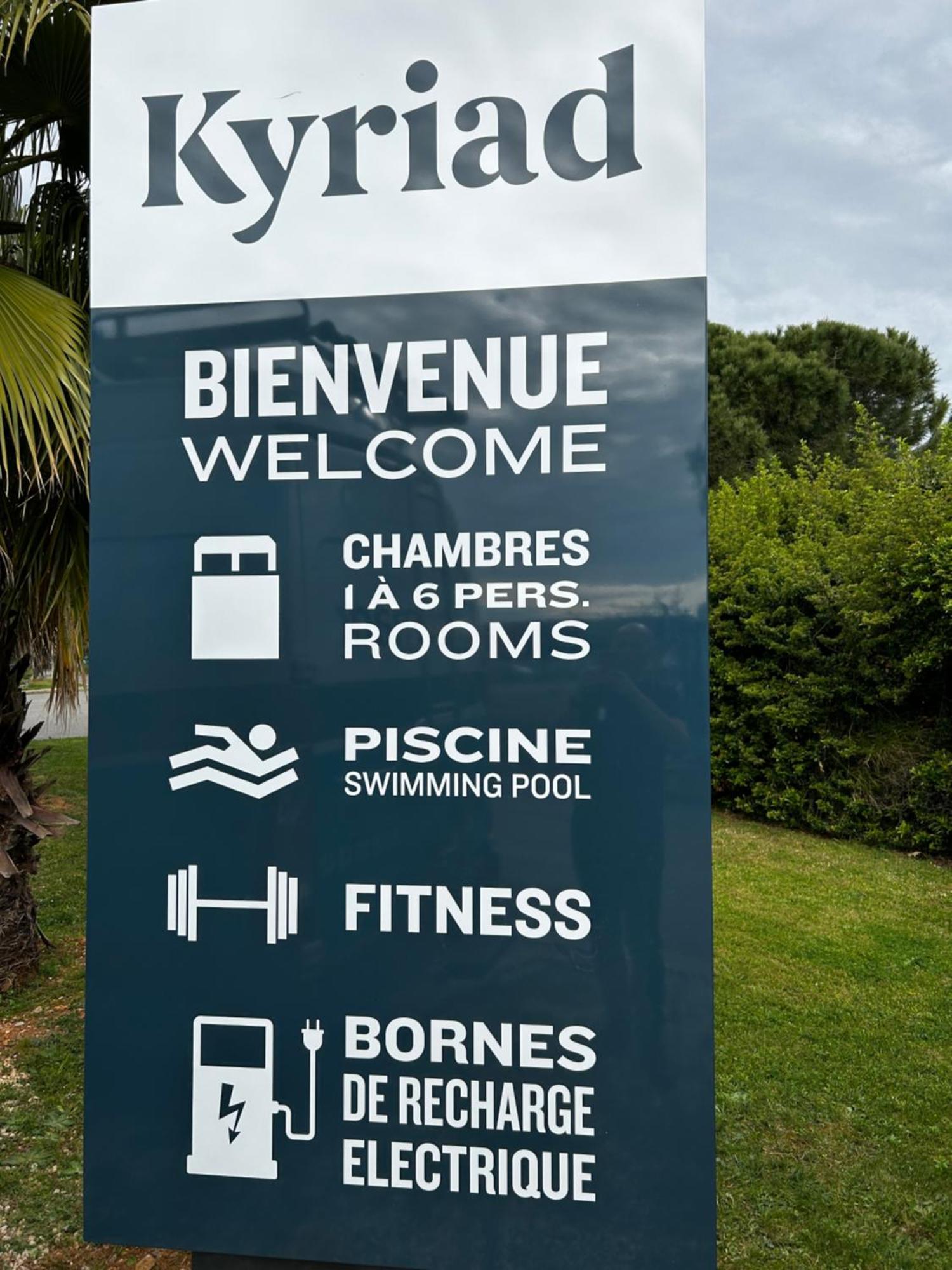 Kyriad Montpellier Aeroport - Parc Expo Могио Екстериор снимка