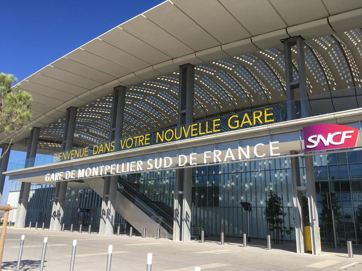 Kyriad Montpellier Aeroport - Parc Expo Могио Екстериор снимка