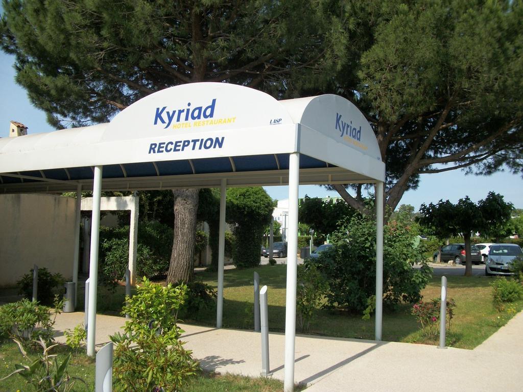 Kyriad Montpellier Aeroport - Parc Expo Могио Екстериор снимка